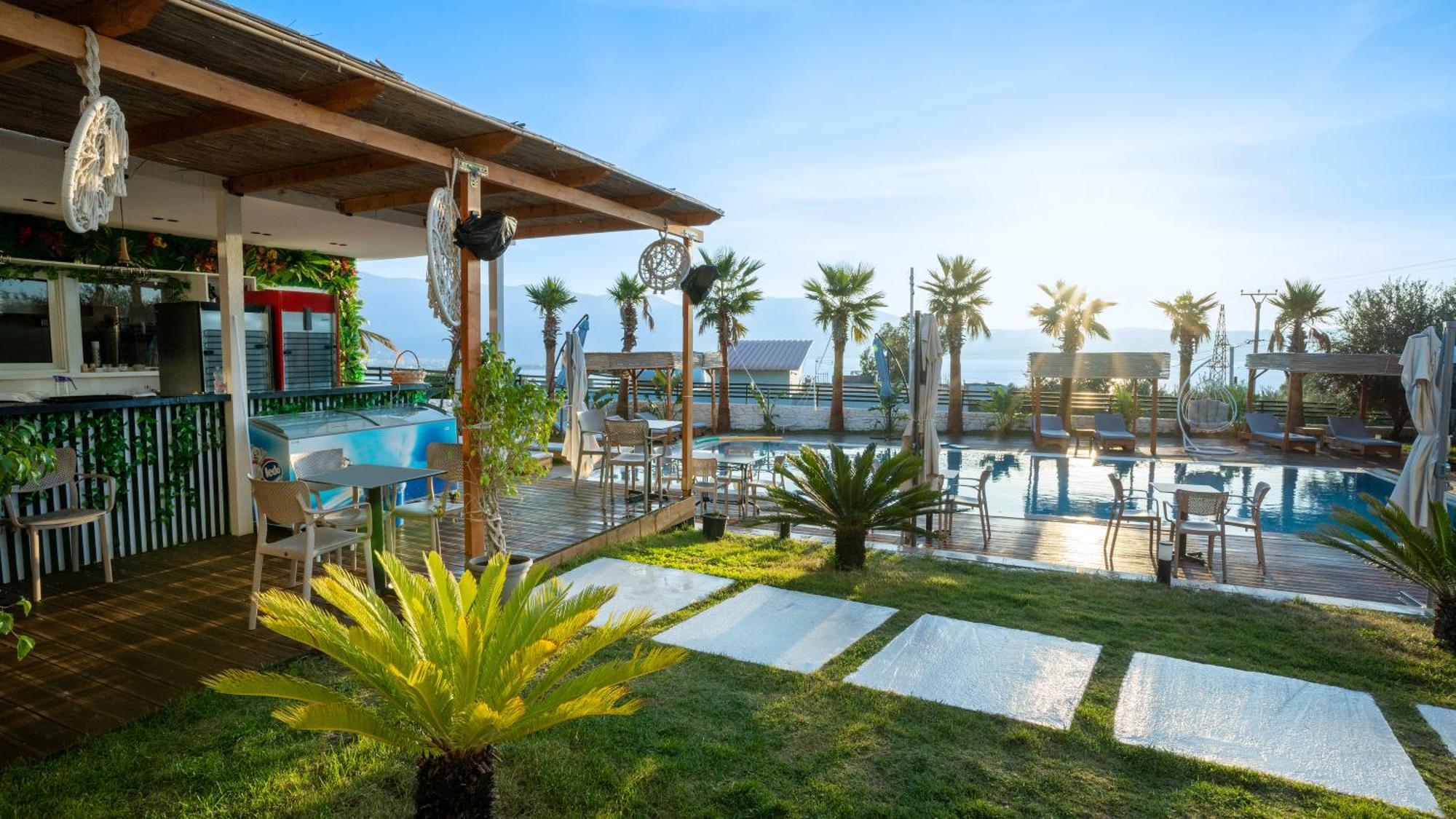 Sea Queen Luxury Hotel Radhimë 외부 사진