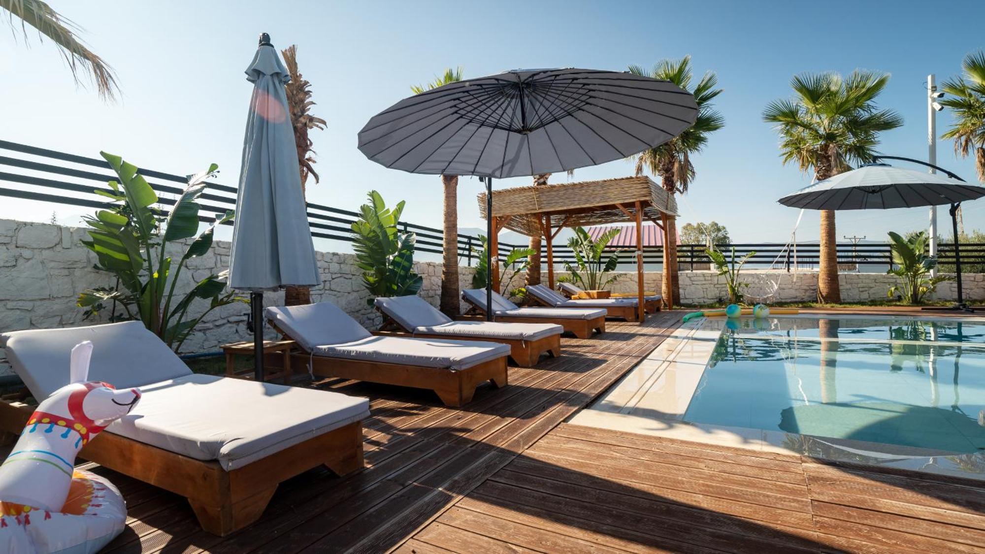 Sea Queen Luxury Hotel Radhimë 외부 사진