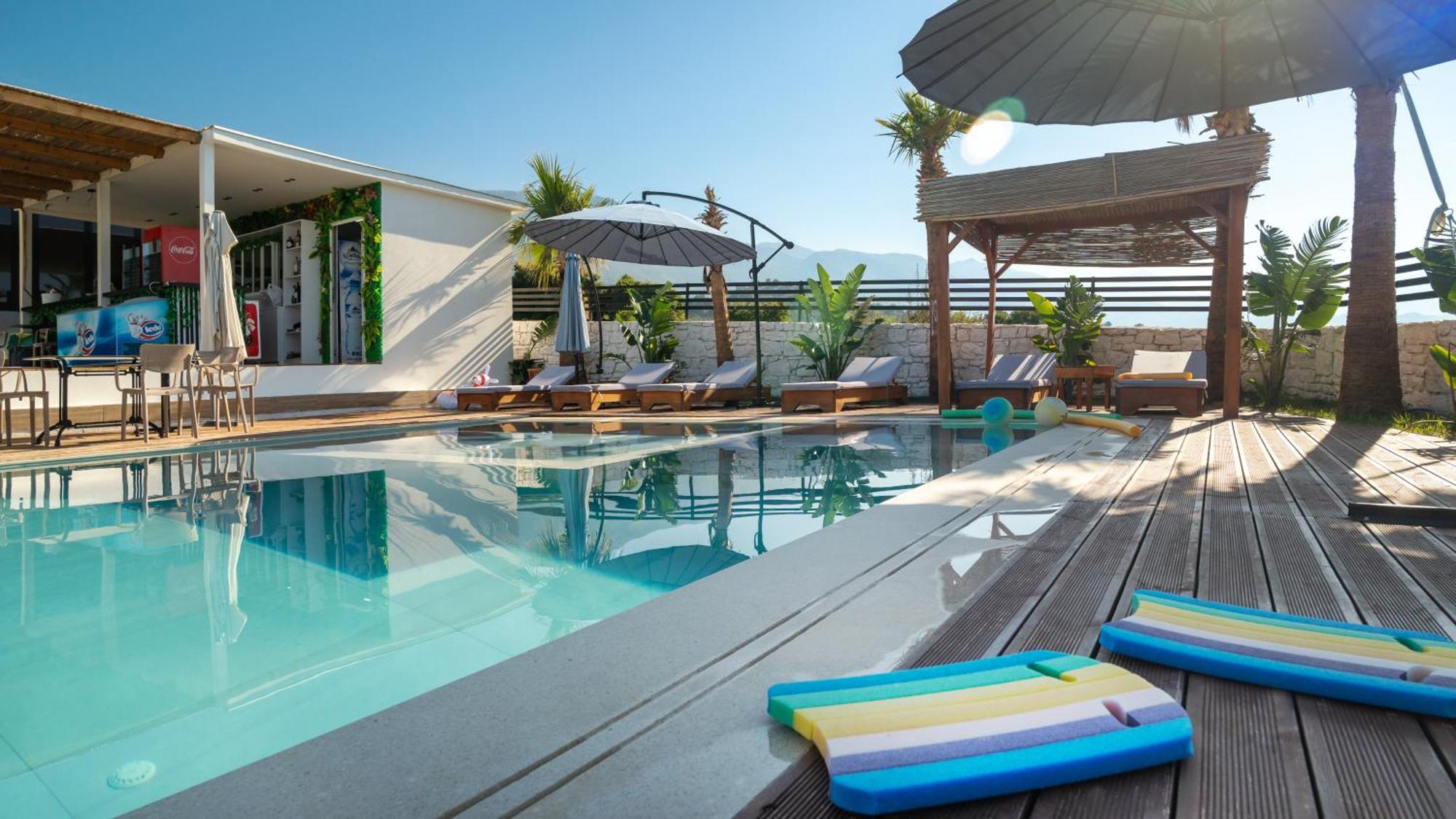 Sea Queen Luxury Hotel Radhimë 외부 사진